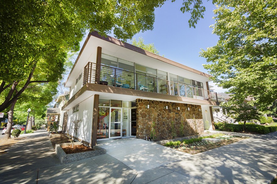 2501 Capitol Ave, Sacramento, CA à louer - Photo principale - Image 1 de 2