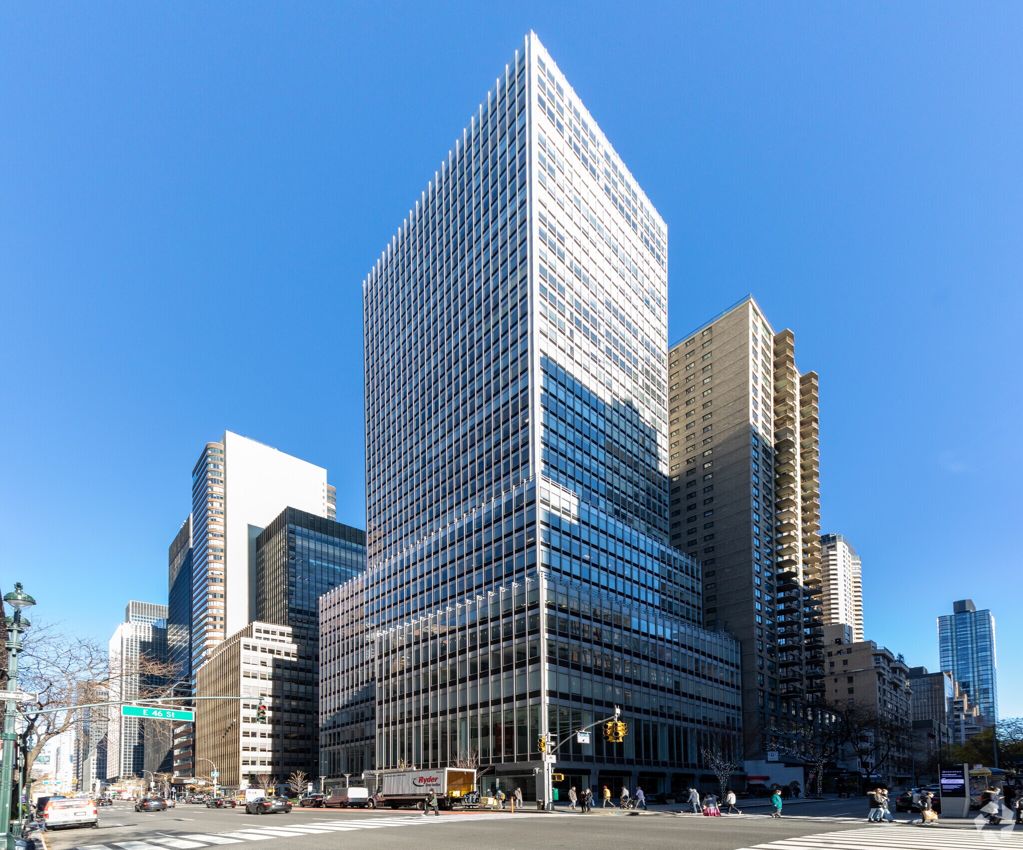 747 Third Ave, New York, NY à louer Photo du bâtiment- Image 1 de 17