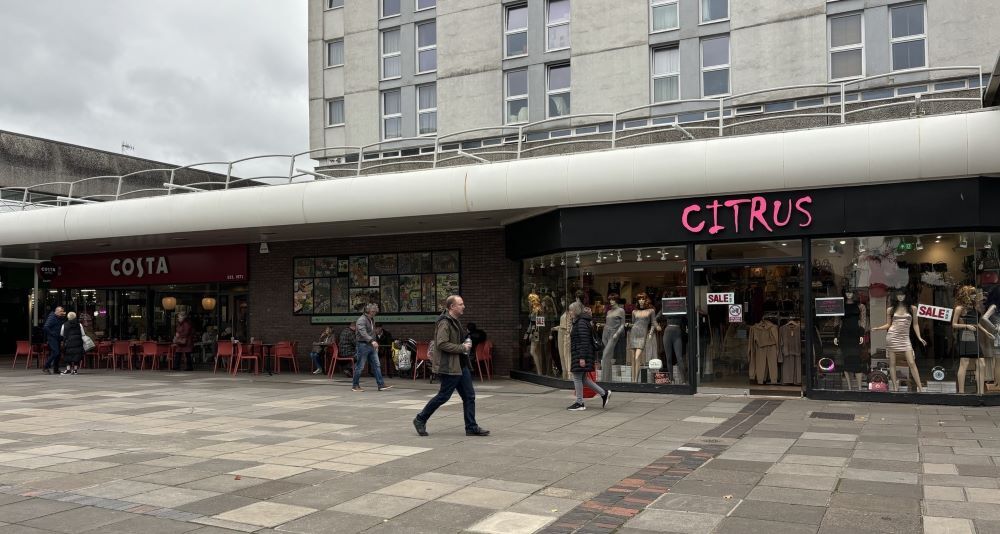 9 Monmouth, Cwmbran for lease Building Photo- Image 1 of 2