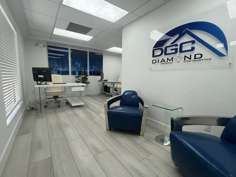 5047-5069 Tamiami Trl E, Naples, FL for lease - Building Photo - Image 1 of 17