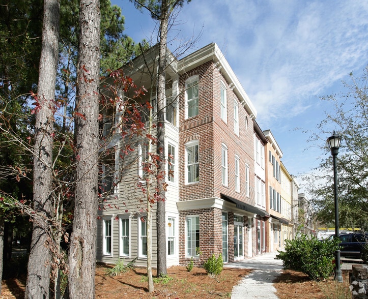 708 S Shelmore Blvd, Mount Pleasant, SC for lease - Building Photo - Image 3 of 24