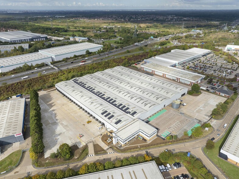 Weston Av, Grays à louer - Photo du bâtiment - Image 3 de 6