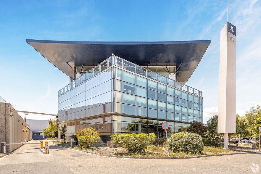 Avinguda Parc Logístic, 12-20, Barcelone, Barcelona à louer - Photo du bâtiment - Image 2 de 7