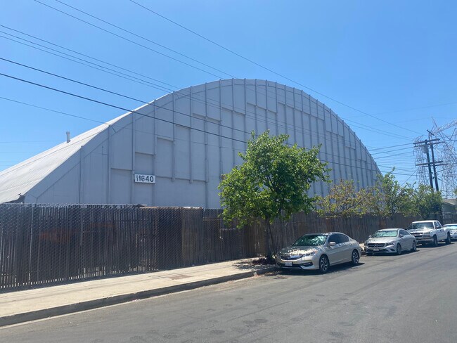 More details for 11640 Hart St, North Hollywood, CA - Industrial for Lease