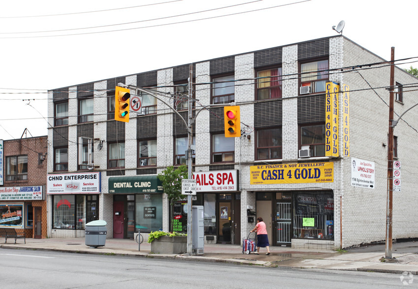 1750 Eglinton Av W, Toronto, ON à vendre - Photo du bâtiment - Image 2 de 8