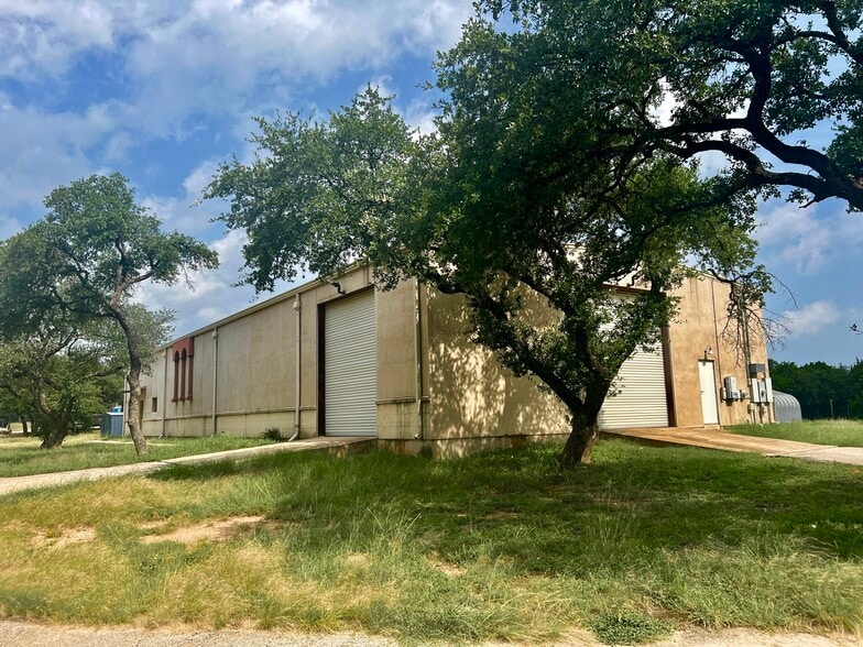 15402 Dexler Dr, Austin, TX for lease - Building Photo - Image 2 of 24