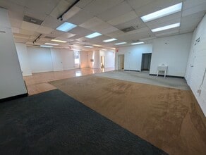 2811 Merrilee Dr, Fairfax, VA for lease Interior Photo- Image 2 of 7