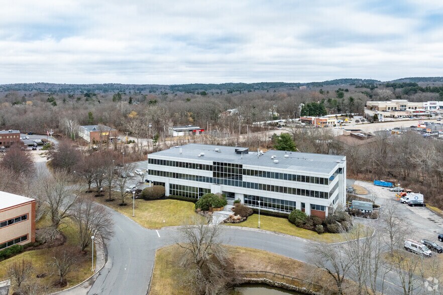 3 Edgewater Dr, Norwood, MA à louer - Aérien - Image 3 de 5
