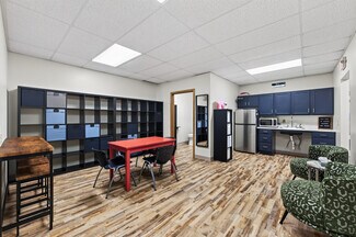 Plus de détails pour 146 Lake St N, Forest Lake, MN - Bureau à louer