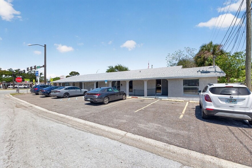 4201-4217 4th St N, Saint Petersburg, FL for lease - Building Photo - Image 1 of 1