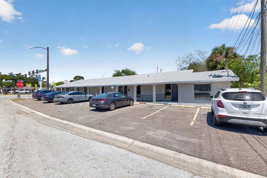 4201-4217 4th St N, Saint Petersburg, FL à louer - Photo du bâtiment - Image 1 de 1