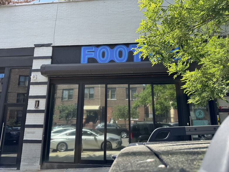 321 Starr St, Brooklyn, NY for lease - Building Photo - Image 3 of 9