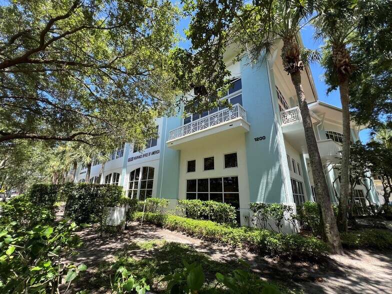 1200 University Blvd, Jupiter, FL à louer - Photo du bâtiment - Image 2 de 17