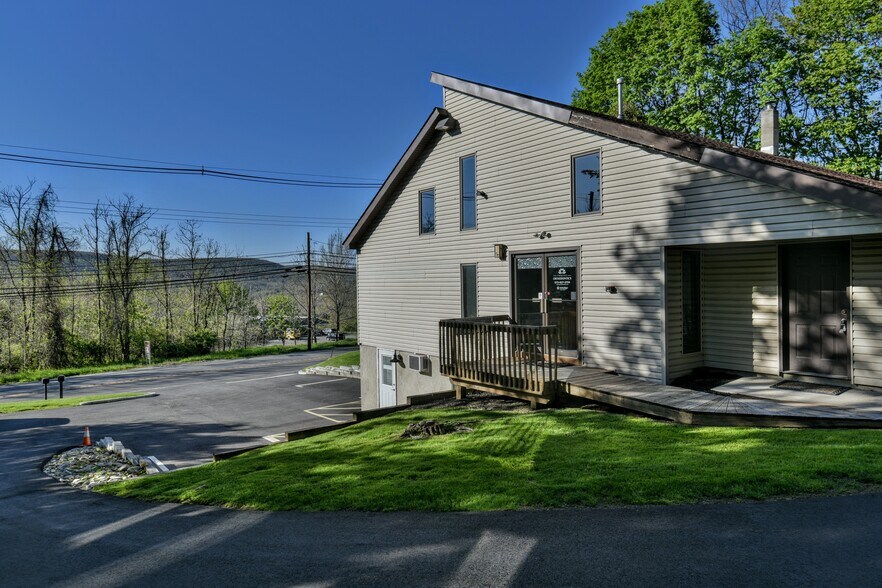 276 State Rt.94, Vernon, NJ à louer - Photo du bâtiment - Image 2 de 17