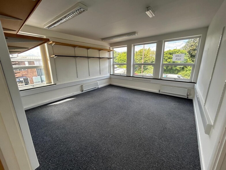 150 Priorswood Rd, Taunton for lease - Interior Photo - Image 2 of 11