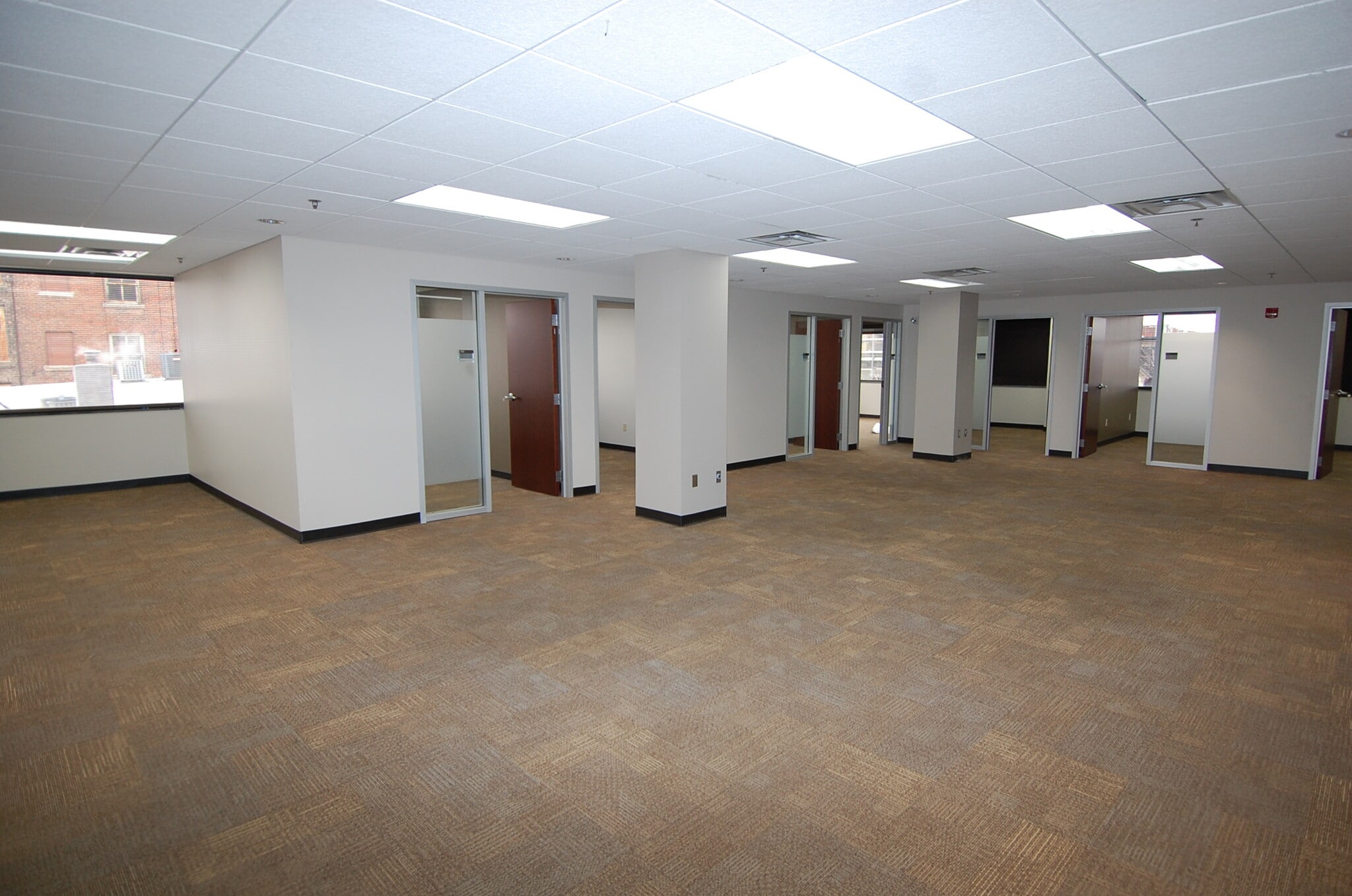 125 S Dubuque St, Iowa City, IA for lease Interior Photo- Image 1 of 15