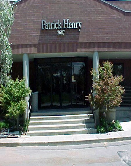 2607 Decker Lake Blvd, Salt Lake City, UT à vendre - Photo du bâtiment - Image 2 de 8