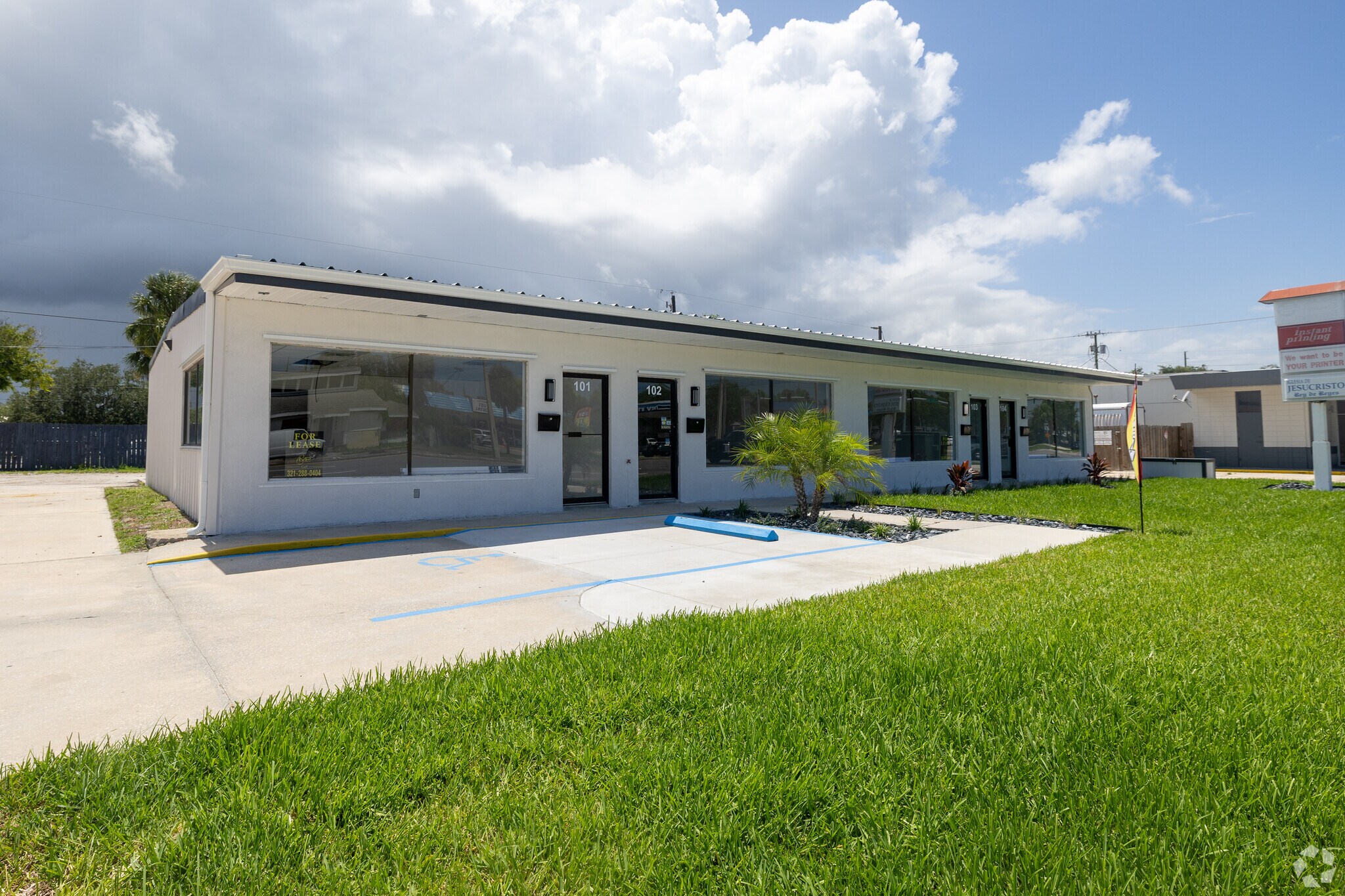 1682 N Harbor City Blvd, Melbourne, FL à louer Photo principale- Image 1 de 4