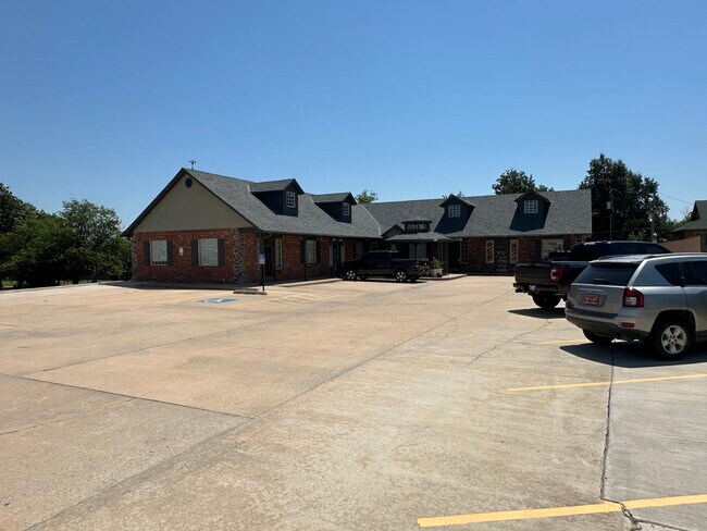 More details for 3916 NW 36th St, Oklahoma City, OK - Retail for Lease