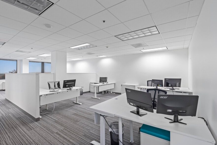 6400 Arlington Blvd, Falls Church, VA à louer - Photo intérieure - Image 2 de 38