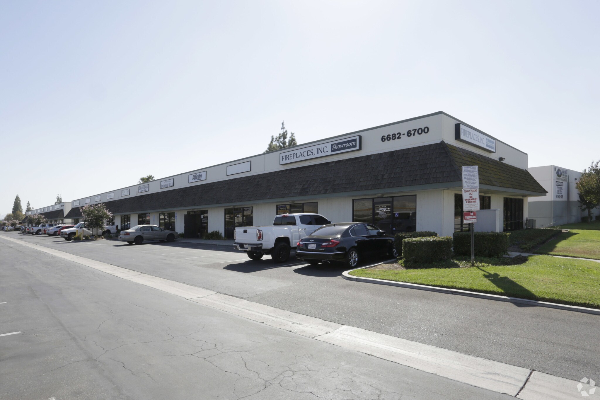 6682-6700 Van Buren Blvd, Riverside, CA for lease Primary Photo- Image 1 of 9