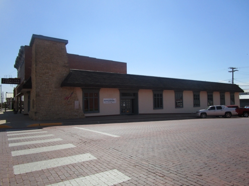 101 S Main St, Medicine Lodge, KS for sale Primary Photo- Image 1 of 1