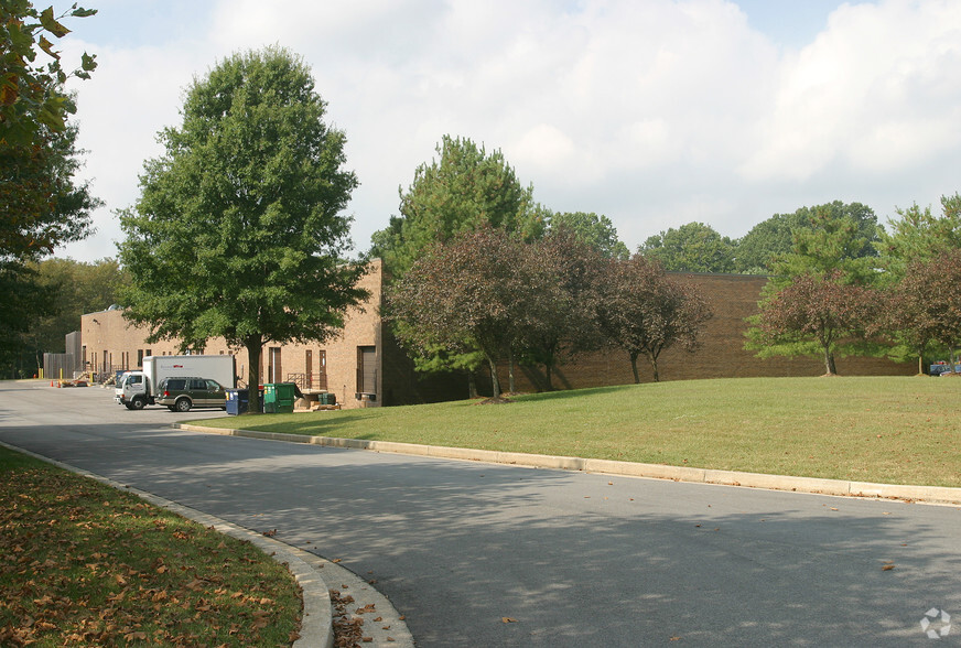 9221 Rumsey Rd, Columbia, MD à louer - Photo du bâtiment - Image 3 de 5