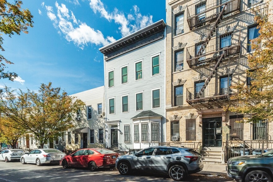 285 Troutman St, Brooklyn, NY for sale - Building Photo - Image 3 of 10