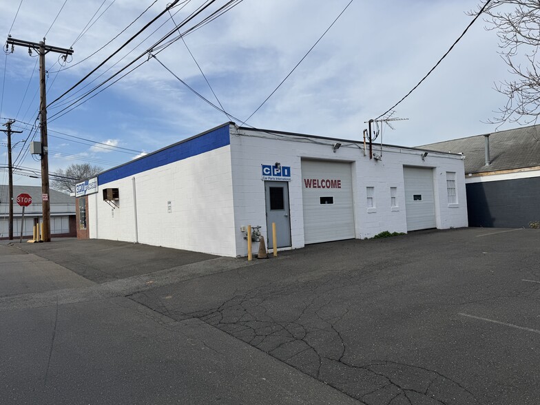 882-886 Boston Post Rd, West Haven, CT à vendre - Photo du bâtiment - Image 2 de 30