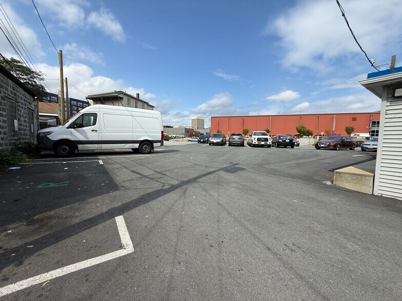 20 Harrison St, Worcester, MA à vendre - Photo du bâtiment - Image 2 de 7