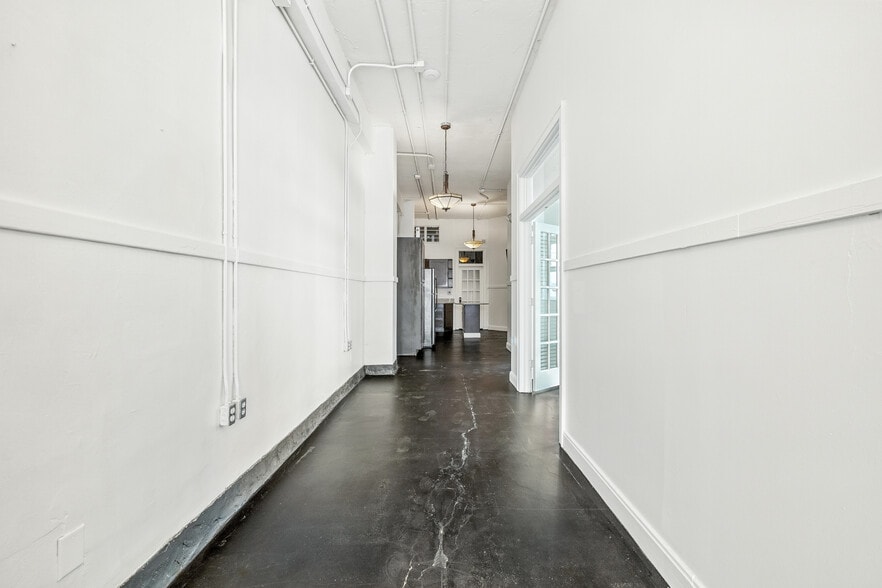 111 E 16th St, Indianapolis, IN for lease - Interior Photo - Image 3 of 19