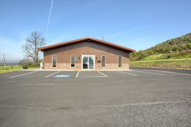 Plus de détails pour 55 W Shortcut Rd, Newport, PA - Bureau à vendre
