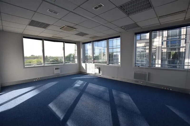 Office in Villepinte for sale - Building Photo - Image 3 of 6