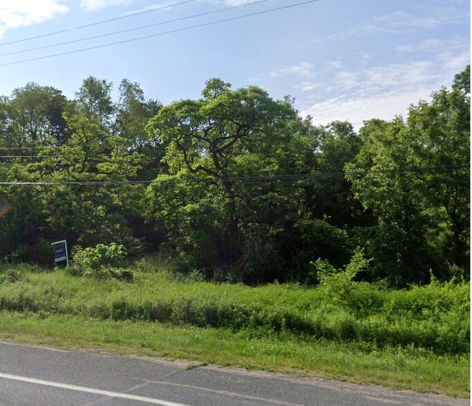8447 Stadium Dr, Kalamazoo, MI for sale - Building Photo - Image 2 of 4