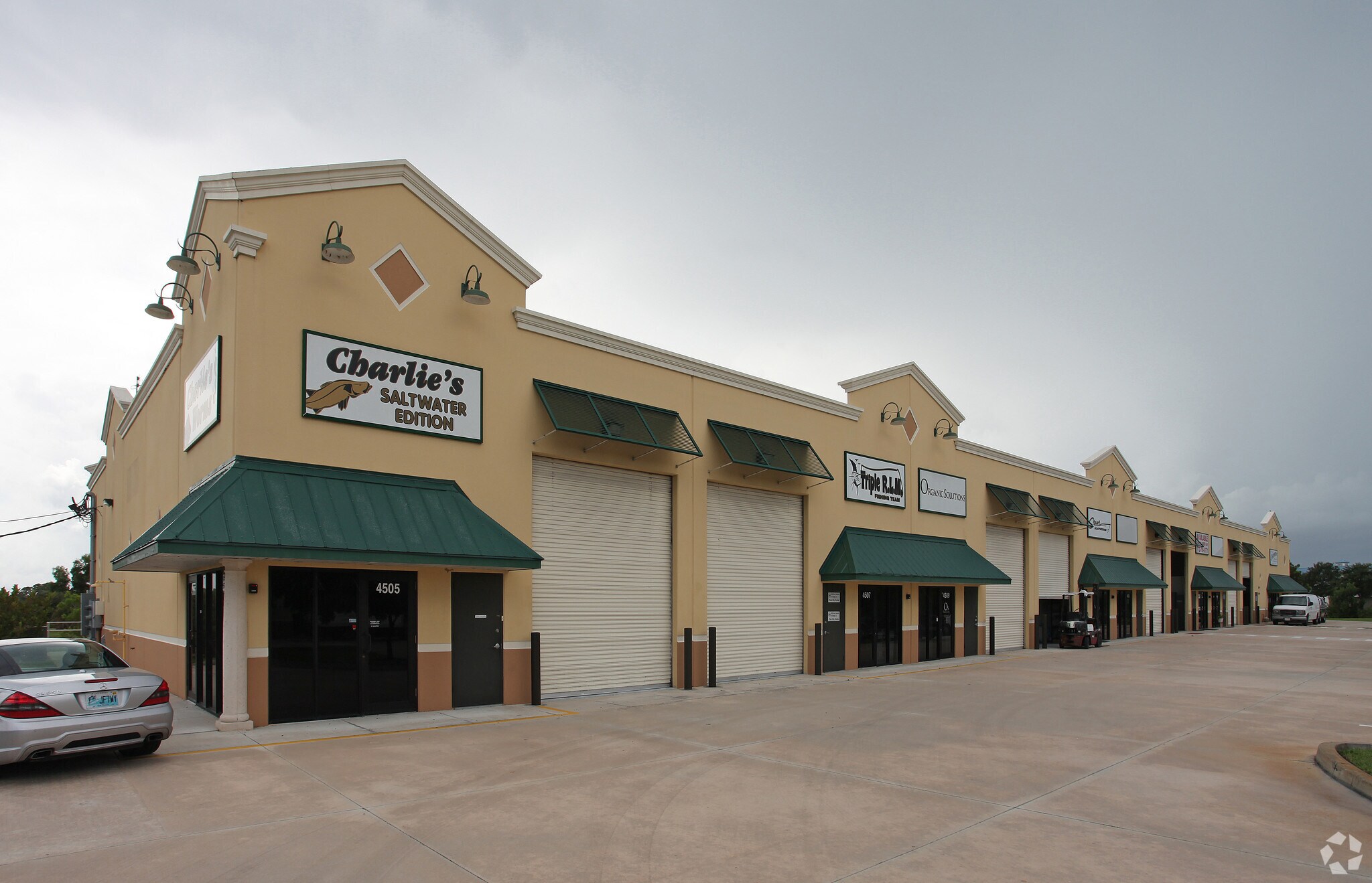 4505-4919 SE Commerce Ave, Stuart, FL à louer Photo principale- Image 1 de 3