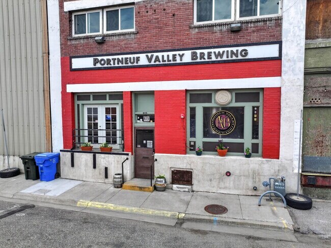 Plus de détails pour 615 S 1st Ave, Pocatello, ID - Commerce de détail à vendre