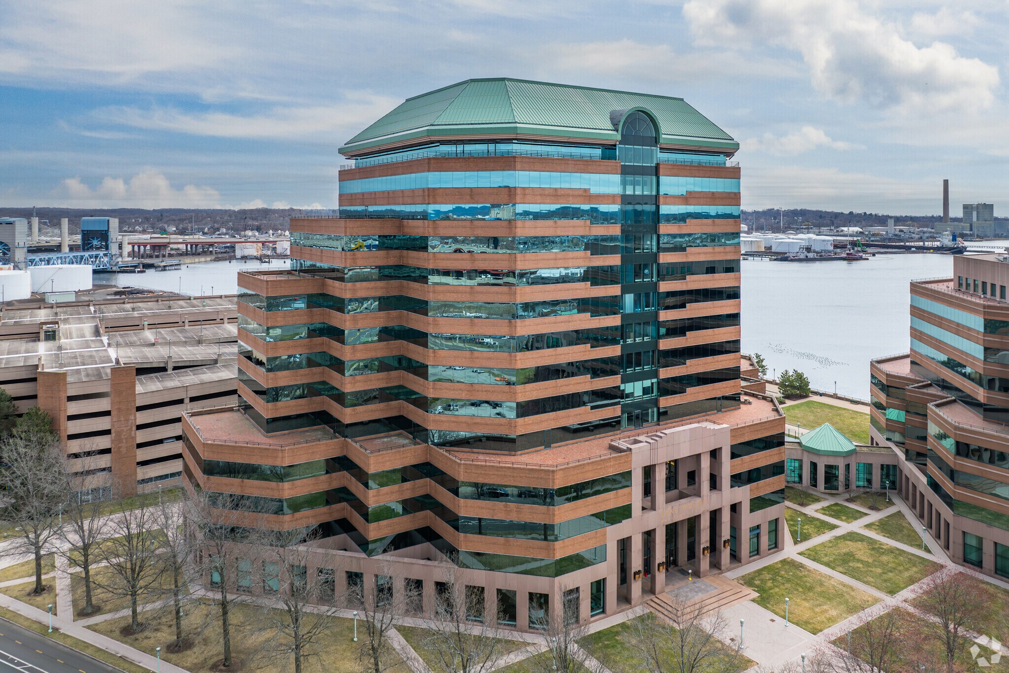 555 Long Wharf Dr, New Haven, CT à louer Photo du bâtiment- Image 1 de 32