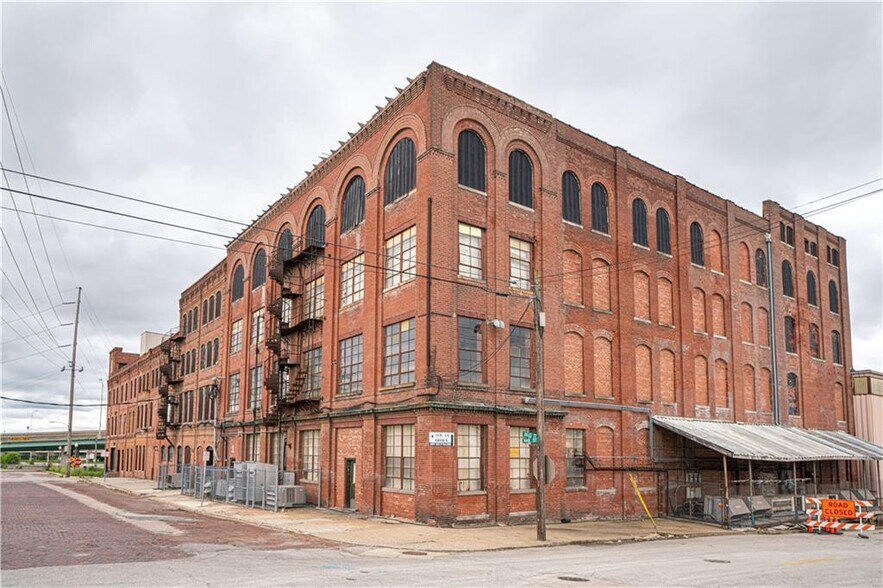 202 Main St, Saint Joseph, MO à louer - Photo du bâtiment - Image 1 de 35
