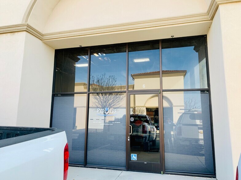 2105 Wisteria Ln, Paso Robles, CA à louer - Photo du bâtiment - Image 3 de 6