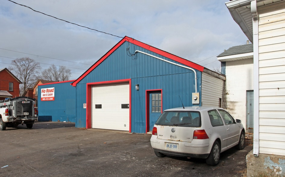 181 Albert St, Oshawa, ON for sale - Building Photo - Image 2 of 2