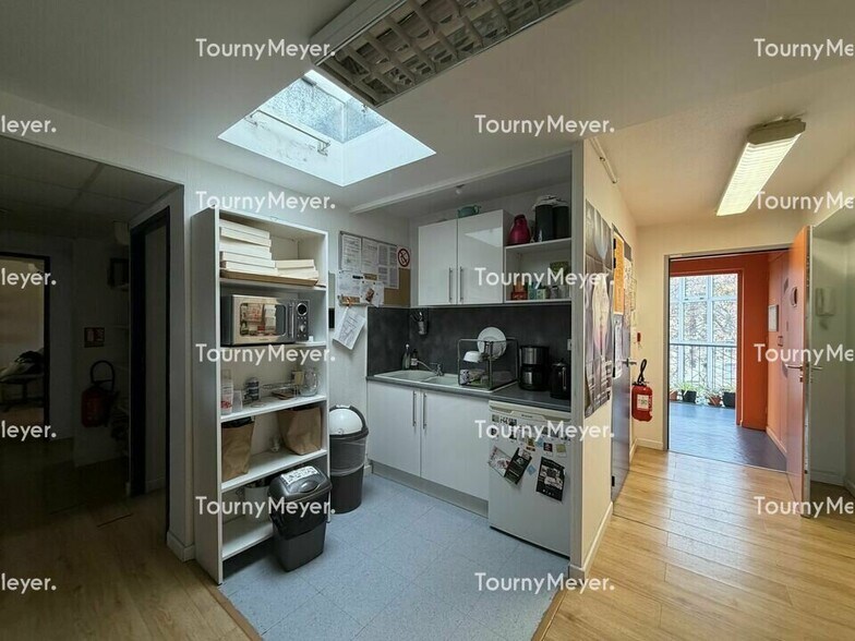 47 Quai Du Verdanson, Montpellier for lease - Interior Photo - Image 3 of 4