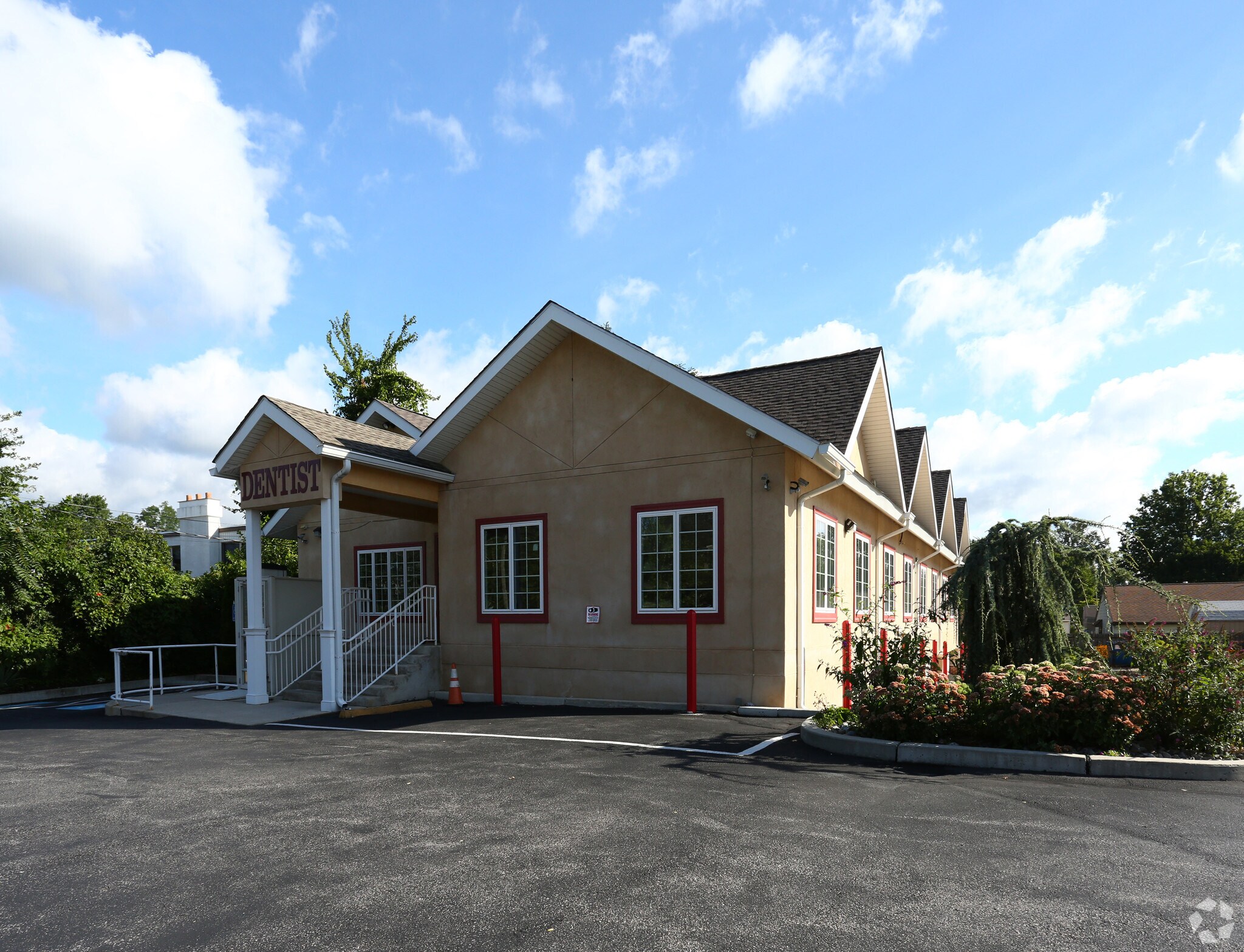 327 Township Line Rd, Elkins Park, PA à vendre Photo principale- Image 1 de 7