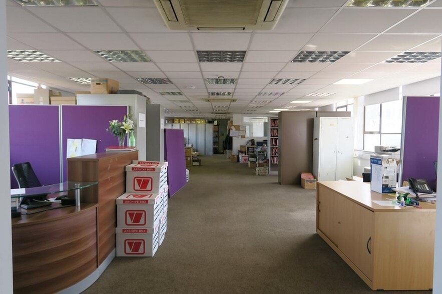 Fourth Way, Wembley à louer - Photo du bâtiment - Image 2 de 5