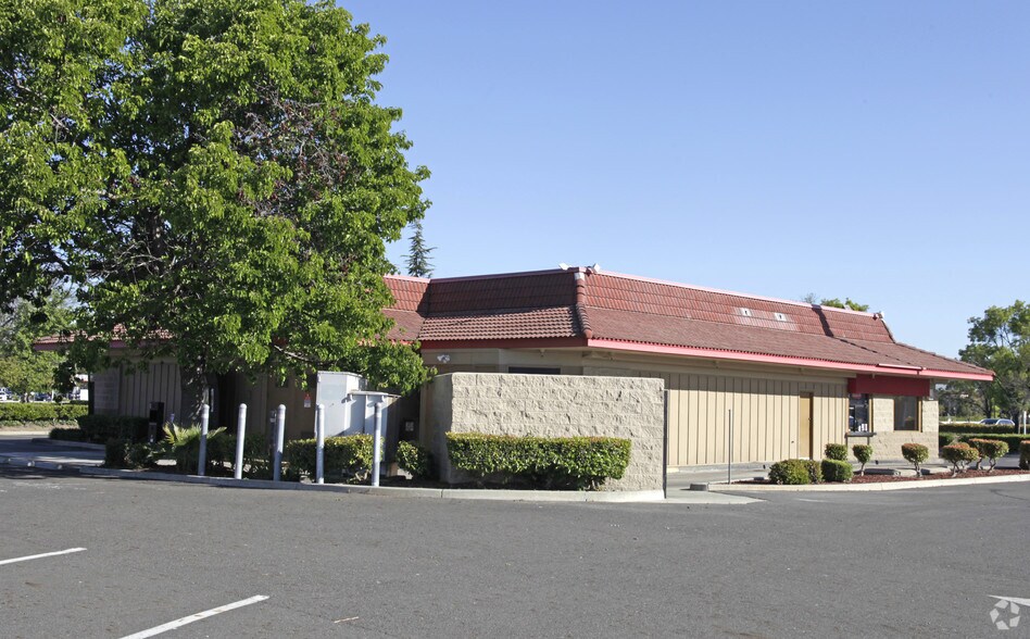 39901 Balentine Dr, Newark, CA à louer - Photo du bâtiment - Image 3 de 7