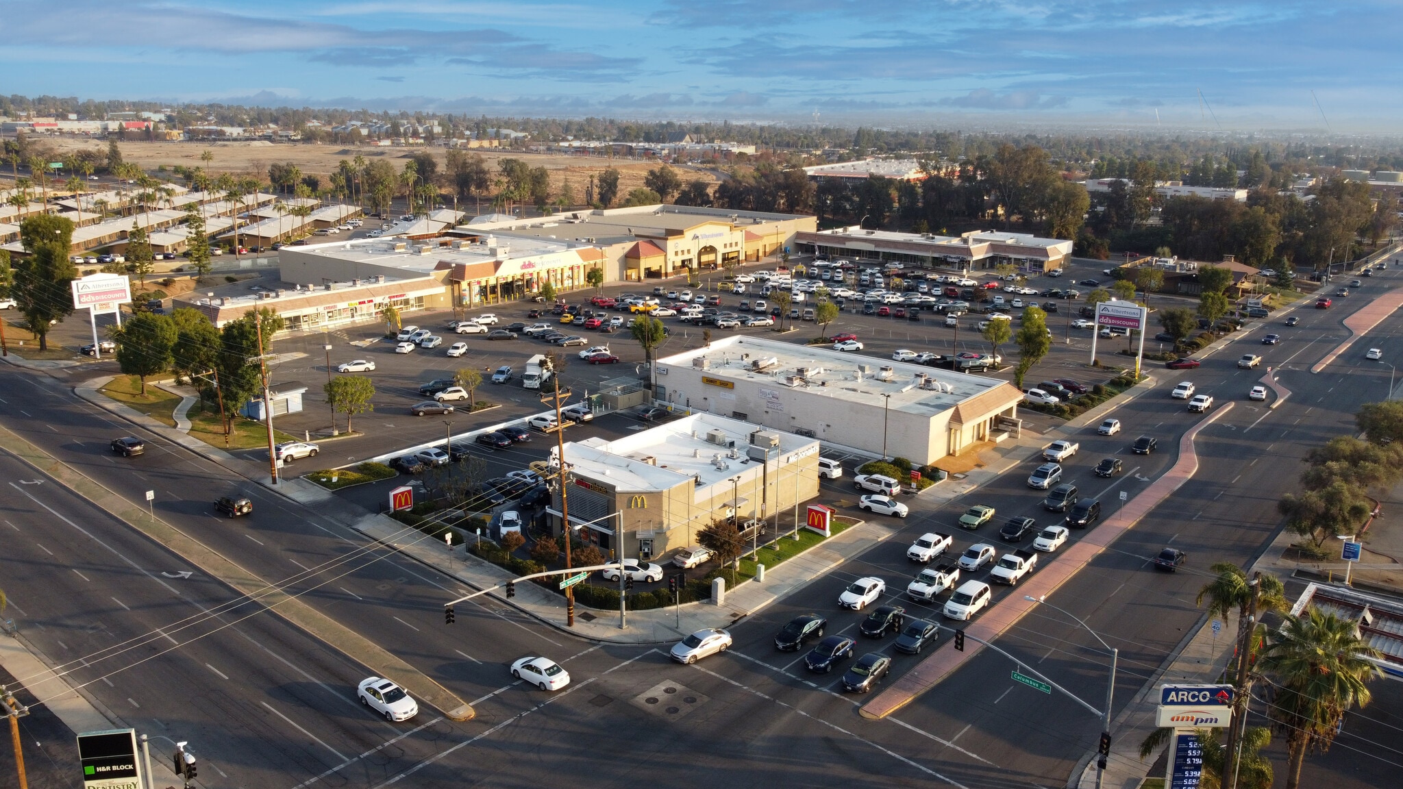 2683-2693 Mount Vernon Ave, Bakersfield, CA for lease Building Photo- Image 1 of 7
