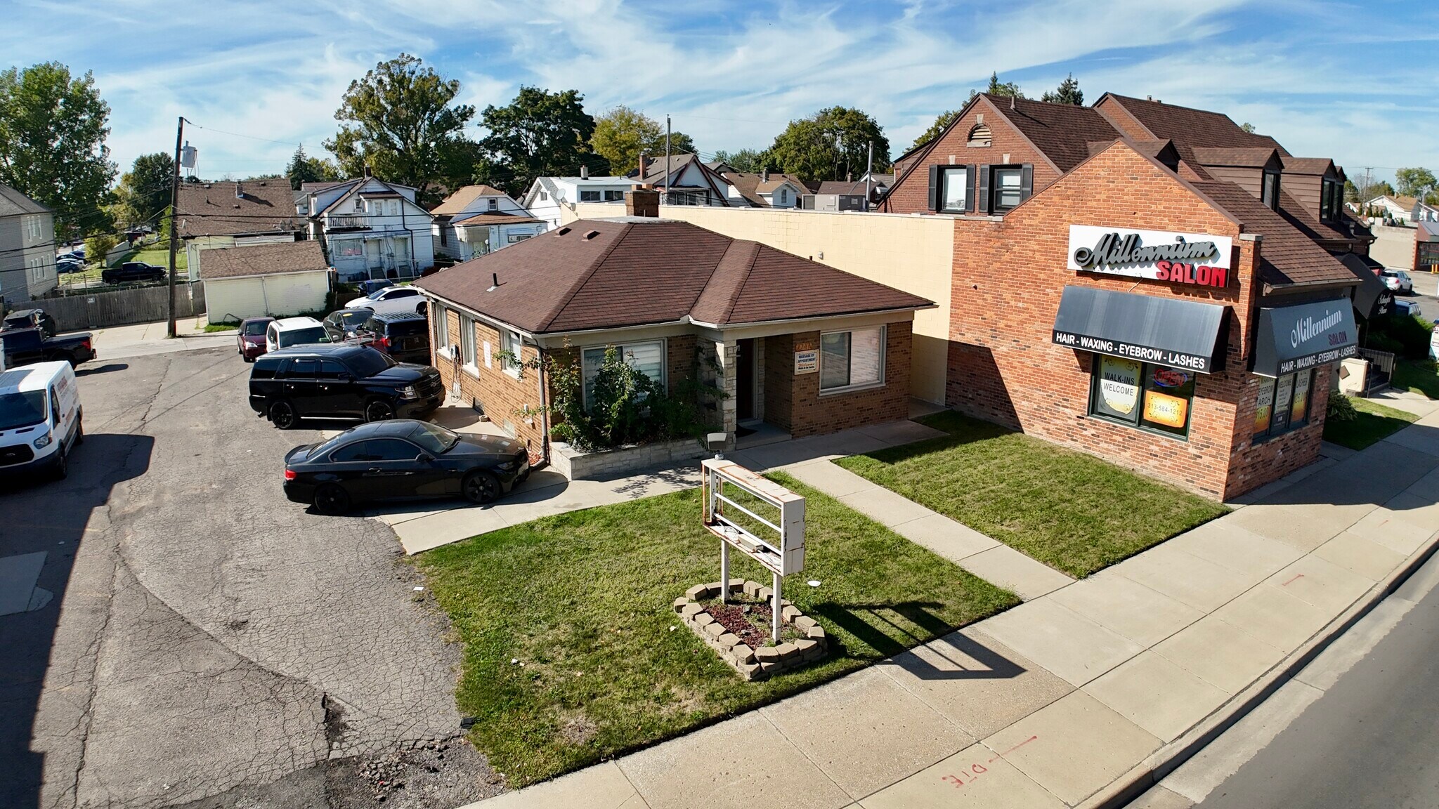 7247 Schaefer Rd, Dearborn, MI à louer Photo du bâtiment- Image 1 de 23