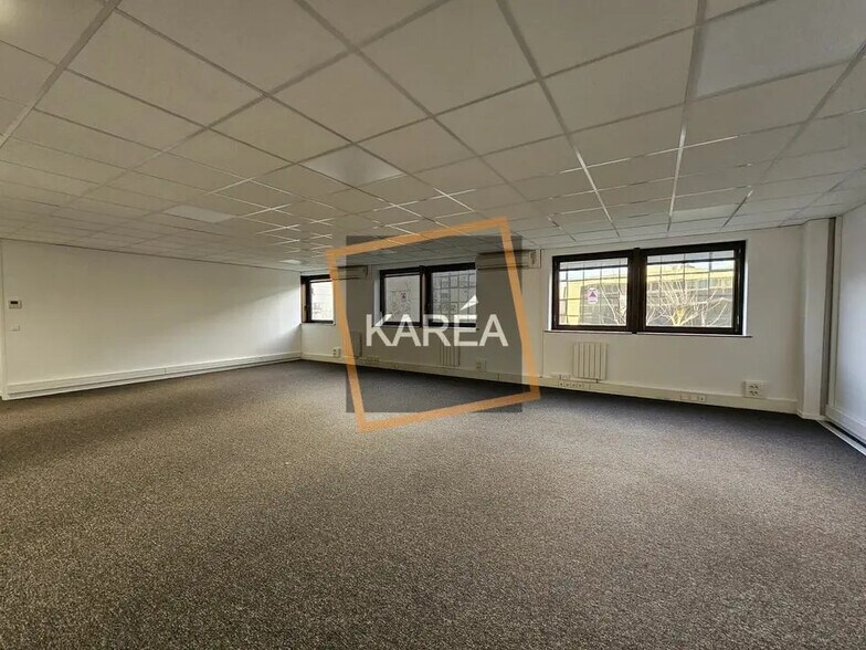 Office in Lognes for lease - Interior Photo - Image 1 of 5
