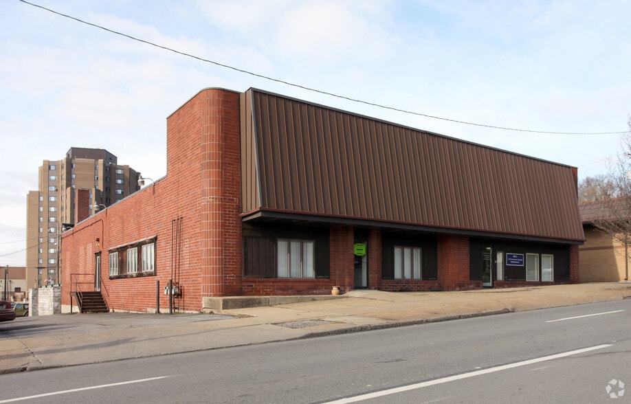 227 N Jefferson St, New Castle, PA for sale - Primary Photo - Image 1 of 51