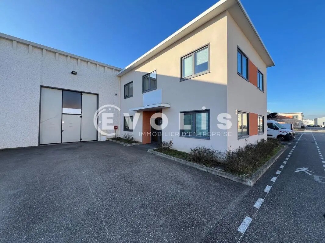 Flex in Meyzieu for lease Building Photo- Image 1 of 18