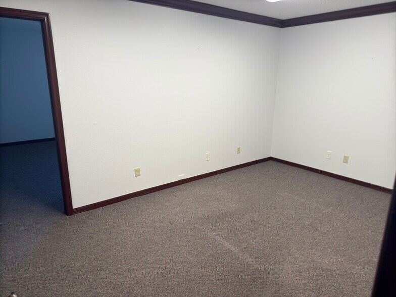 949 Tamiami Trl, Port Charlotte, FL for lease - Building Photo - Image 2 of 12